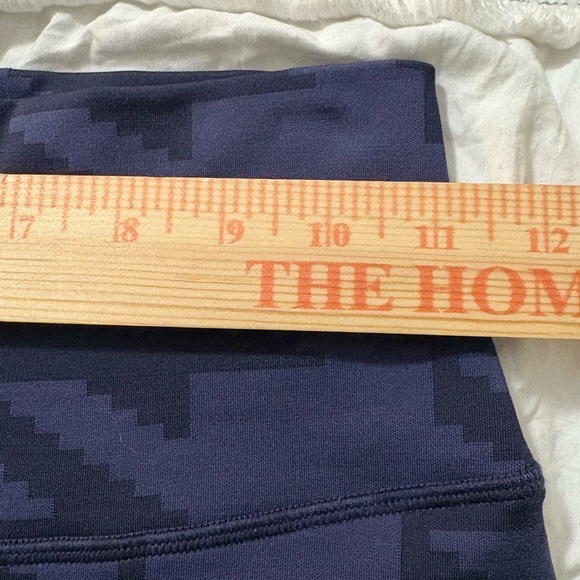 Alo Yogo Airbrush Blue Houndstooth Pattern Full Length Leggings. Size Small - Picture 7 of 11